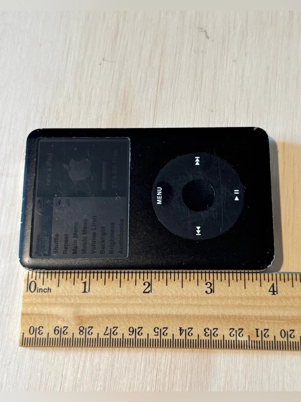iPod Model:A1238 6ThGen 80GB Turns On Bad Hard Drive Parts/Repair Only Read Blw